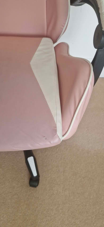 Photo of free Pink gaming chair (Iver SL0) #3