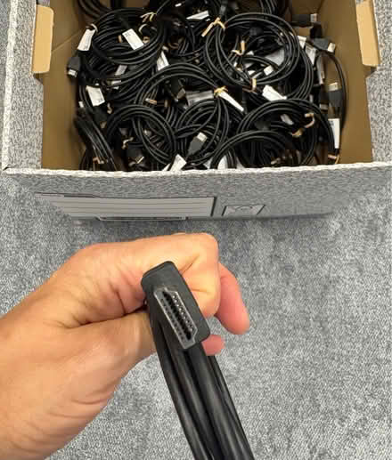 Photo of free HDMI cables (Canary Wharf E14) #1