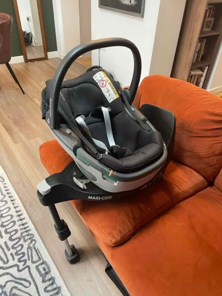 Photo of free Maxi cosí child car seat (Caversham RG4) #4