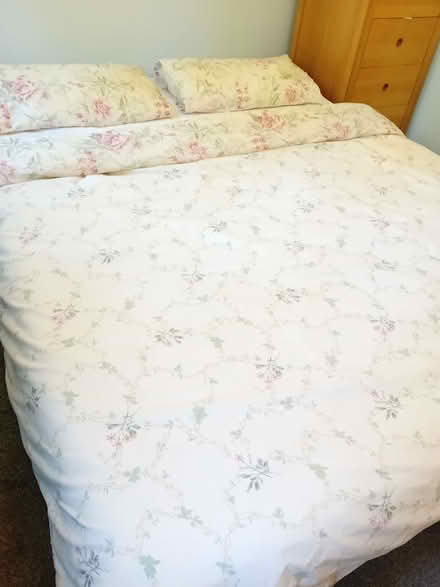 Photo of free Duvet Cover, pillow cases and duvet and pillows (Kingston Vale SW15) #4