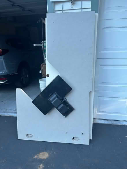 Photo of free Desk top, chair, floor mat (Greenhorn Area, GV) #3