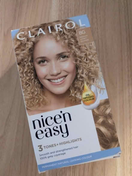 Photo of free Clairol hair colour kit 8G med honey blonde (Battle TN33) #1