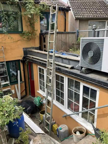 Photo of free 4 metre extension ladder (Greatwood Avenue) #1
