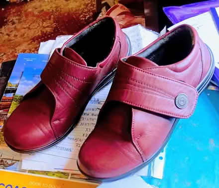 Photo of free leather shoes ladies size 6e (Allington NG32) #1
