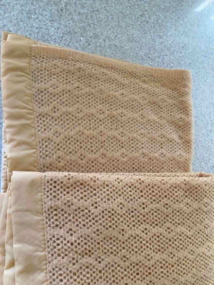 Photo of free Cellular blankets (Upper Pickwick SN13) #1