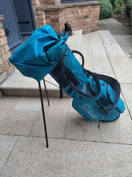 Photo of free Titlesist carry golf bag (South Dublin / Bray) #3