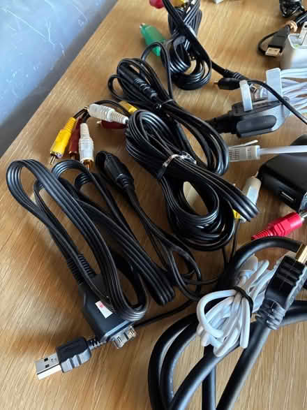 Photo of free Selection of cables (Cottam PR4) #1