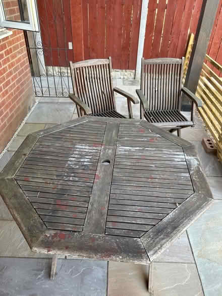 Photo of free Garden table and 2 chais (Greenfield CH8) #1