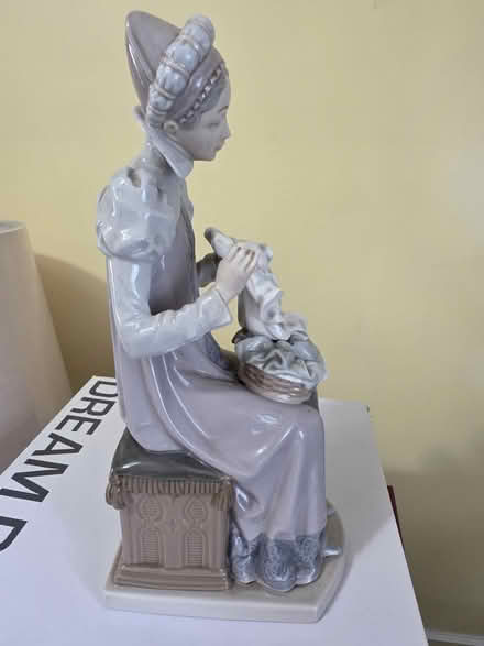 Photo of free Lladró glazed porcelain figurine (South Ozone Park) #4