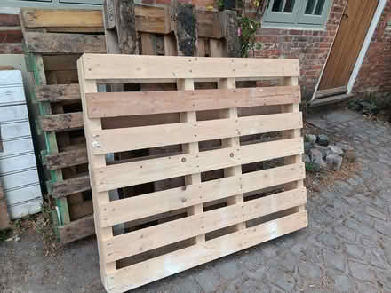 Photo of free Pallets and crates (Ticknall DE73) #1
