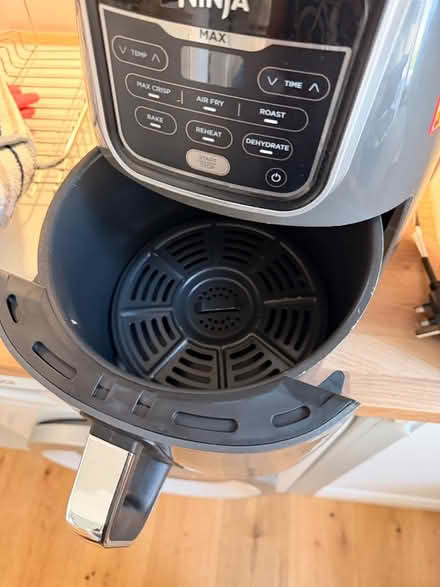 Photo of free Ninja air fryer (Anniesland, glasgow, G12) #3