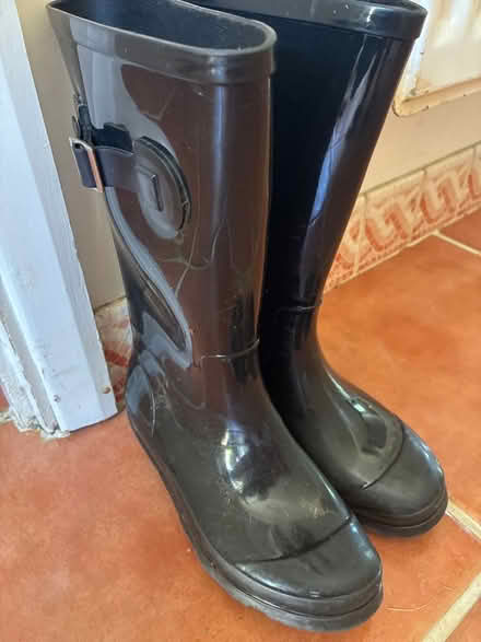 Photo of free Size 2 Girls Welly Boots (Highlands Village, N21) #1