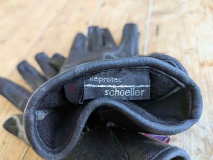 Photo of free Pair of AST Motorcycling Gloves, Small (Chipping Sodbury BS37) #3