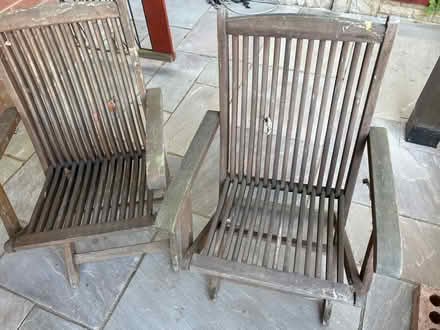 Photo of free Garden table and 2 chais (Greenfield CH8) #2