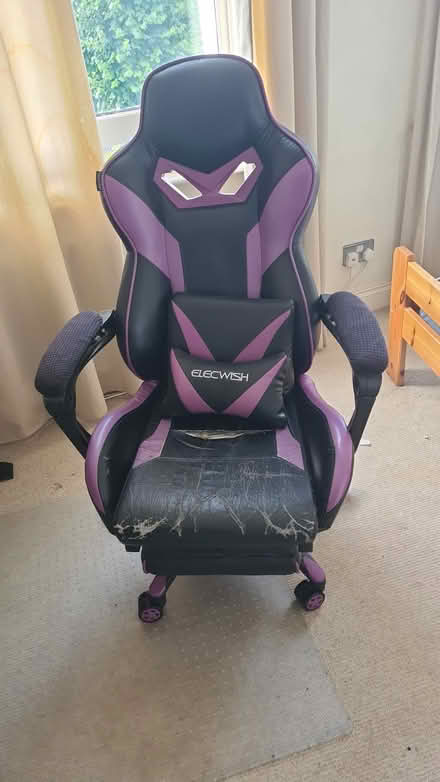 Photo of free Elecwish Gaming Chair (Hammersmith) #1