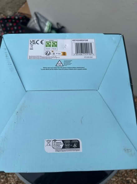 Photo of free Led karaoke speaker with mic (Waverley Road. SE187TJ) #4
