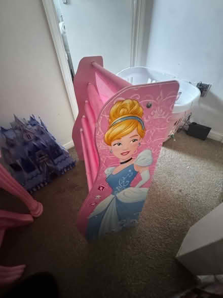 Photo of free Children’s princess bookshelf (Wigmore LU2) #2