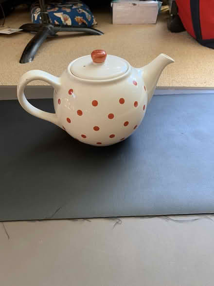 Photo of free large polka dot teapot (Greenwood) #1