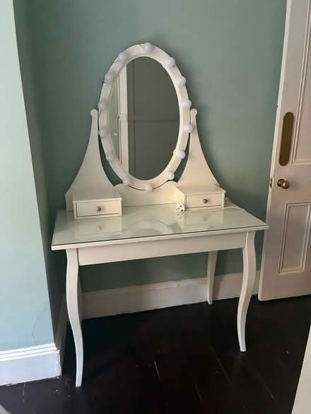 Photo of free Vanity hnit (Balham SW12) #3