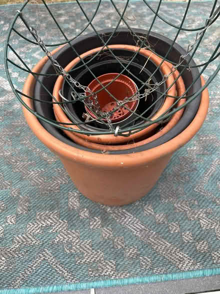 Photo of free Plastic pots and hanging basket (Rushwick WR2) #1