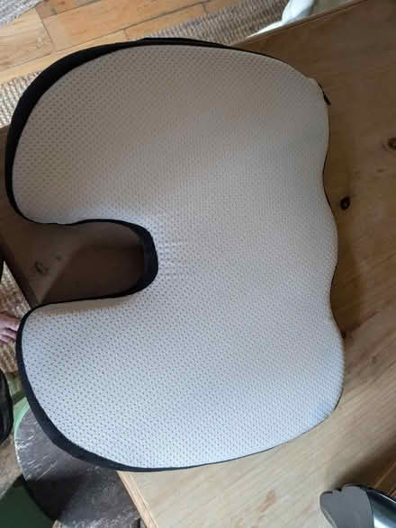 Photo of free Memory foam coccyx seat (SS09TG) #2