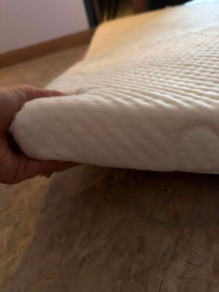 Photo of free Cooling matress topper (carpentersville) #2