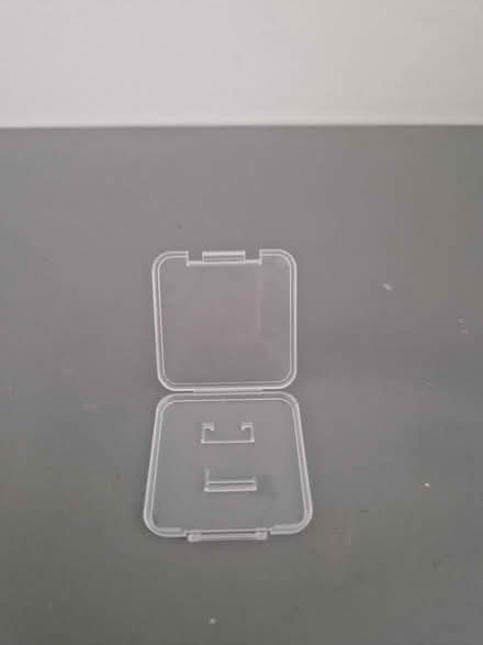Photo of free Micro sd card holder (SE10) #2