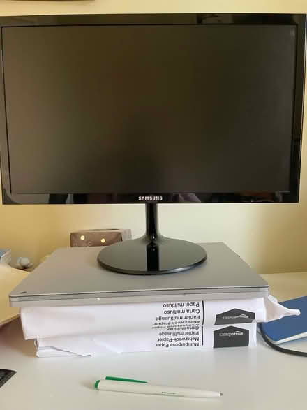 Photo of free Samsung computer monitor (Sale M33) #1