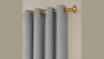 Photo of Curtain Pole (minimum 120cm to a maximum of 130cm) (Tilehurst RG30) #1