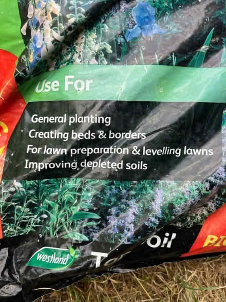 Photo of free Westland Top Soil bag 35 litre (Henley-on-Thames RG9) #3