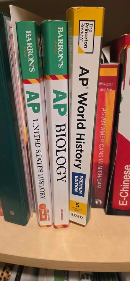 Photo of free AP study books (13 1/2 and Farmington) #1