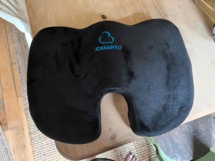 Photo of free Memory foam coccyx seat (SS09TG) #1