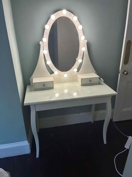 Photo of free Vanity hnit (Balham SW12) #2