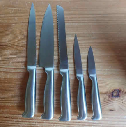 Photo of free Kitchen Knives in Block (Shavington CW2) #2