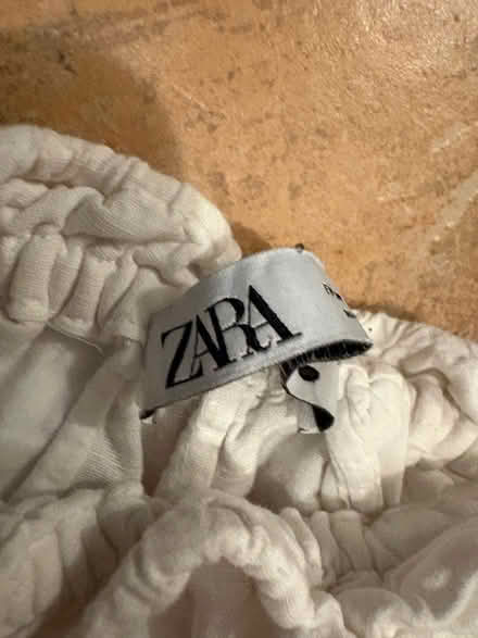 Photo of free Zara white cotton shorts Medium (L5L 5P5) #2