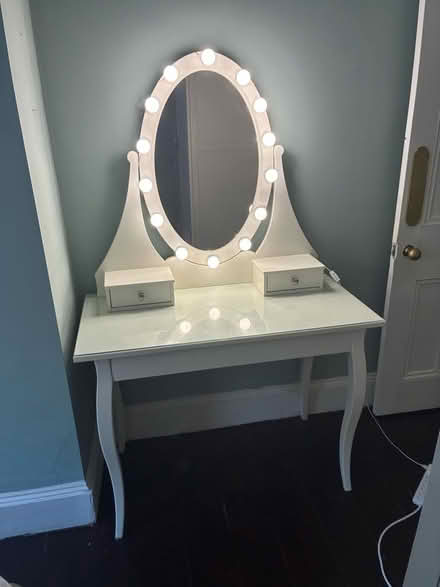 Photo of free Vanity hnit (Balham SW12) #1