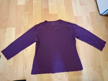 Photo of free Girls long sleeve top (L5L 5P5) #1