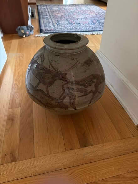 Photo of free Large vase (Metuchen NJ) #2