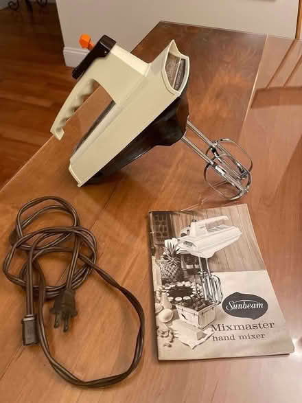 Photo of free Vintage 1960 Sunbeam handmixer (Columbus Circle in Manhattan) #1