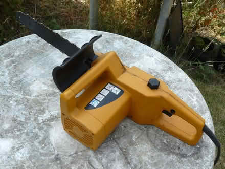Photo of free Electric chainsaw - not working - over 18s only (Kempsey WR5) #4