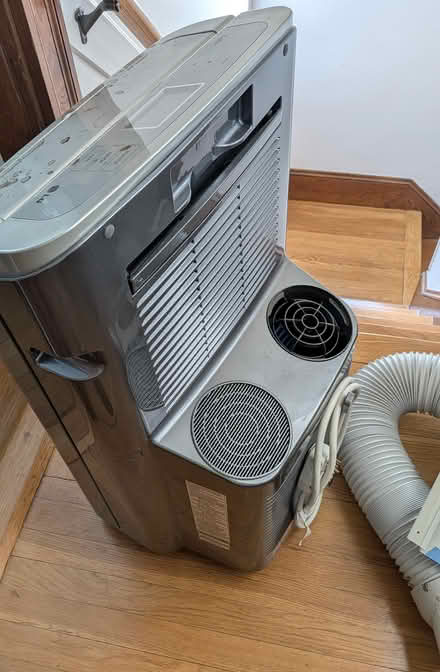 Photo of free LG portable AC (02472) #3