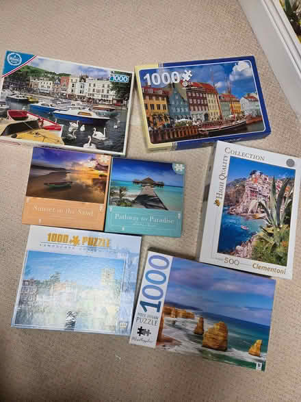 Photo of free 14 x 1,000 piece jigsaws (Strandtown BT4) #2