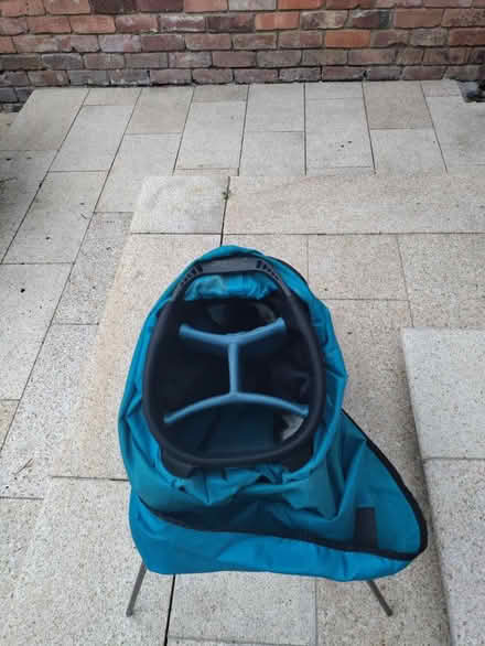 Photo of free Titlesist carry golf bag (South Dublin / Bray) #4