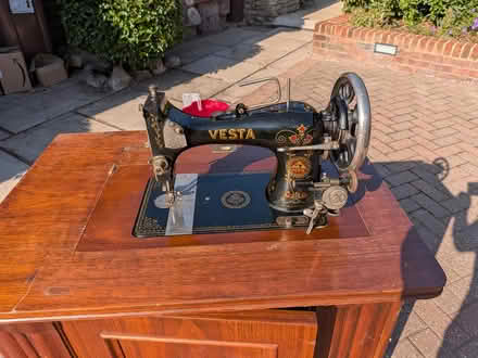 Photo of free Vesta Antique Sewing Machine (Pilgrims' Hatch CM15) #2