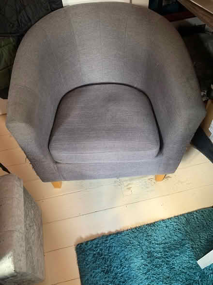 Photo of free Club chair (Lu4 9uf) #4