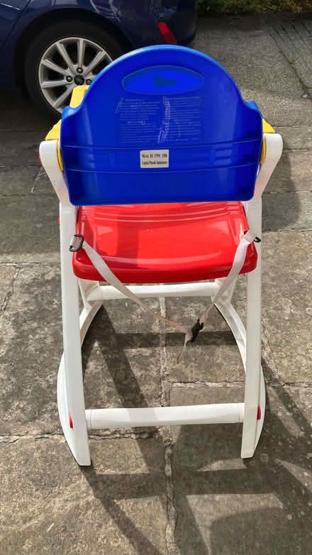 Photo of free Child's high chair with tray (Dunfermline KY12) #2