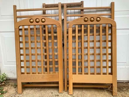 Photo of free Baby's cot (Everton SG19) #1