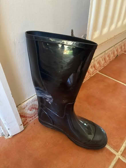 Photo of free Size 2 Girls Welly Boots (Highlands Village, N21) #2