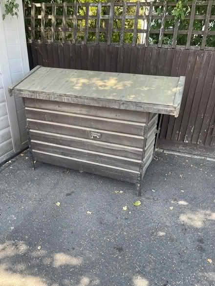 Photo of free Dog Kennel (Walton on Thames KT12) #2