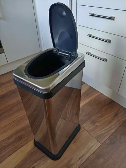 Photo of free Kitchen waste bin (Droitwich Spa WR9) #1